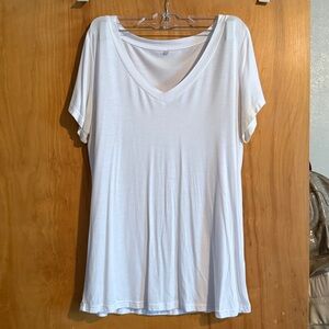 White V-Neck T-Shirt extra long